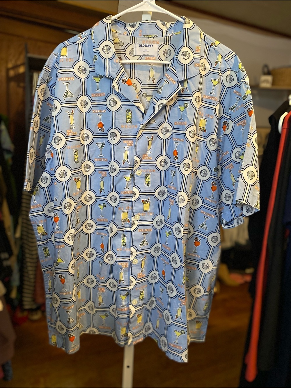 Old Navy Light Blue Cocktail Print Short Sleeve Button-Down Shirt